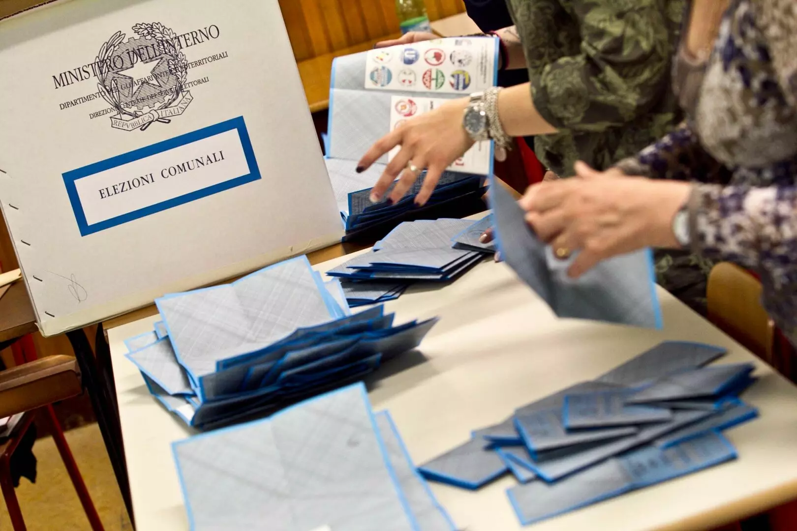 Amministrative, Exit Poll: Genova e Ravenna al centrosinistra, ballottaggio a Taranto