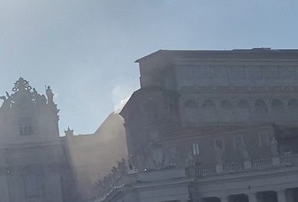 Fumata bianca, eletto il nuovo Papa