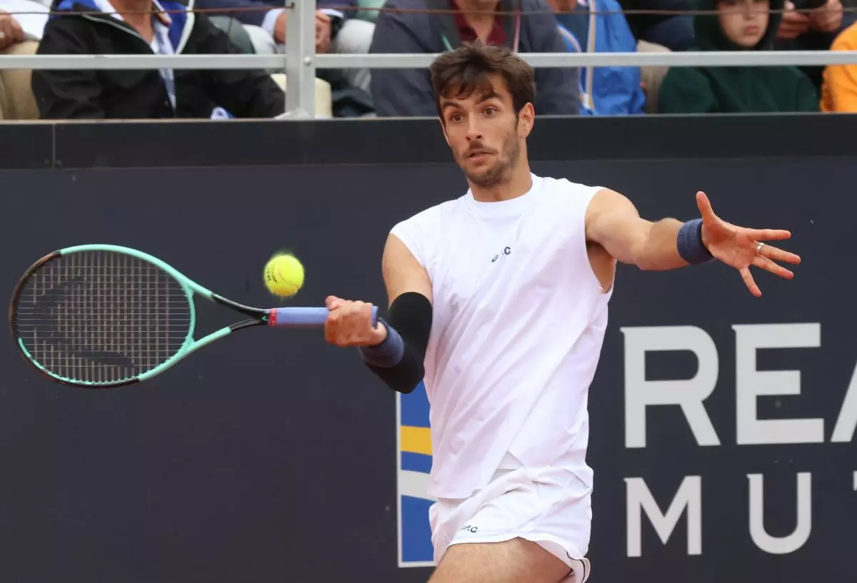 Musetti elimina Medvedev e raggiunge i quarti a Roma