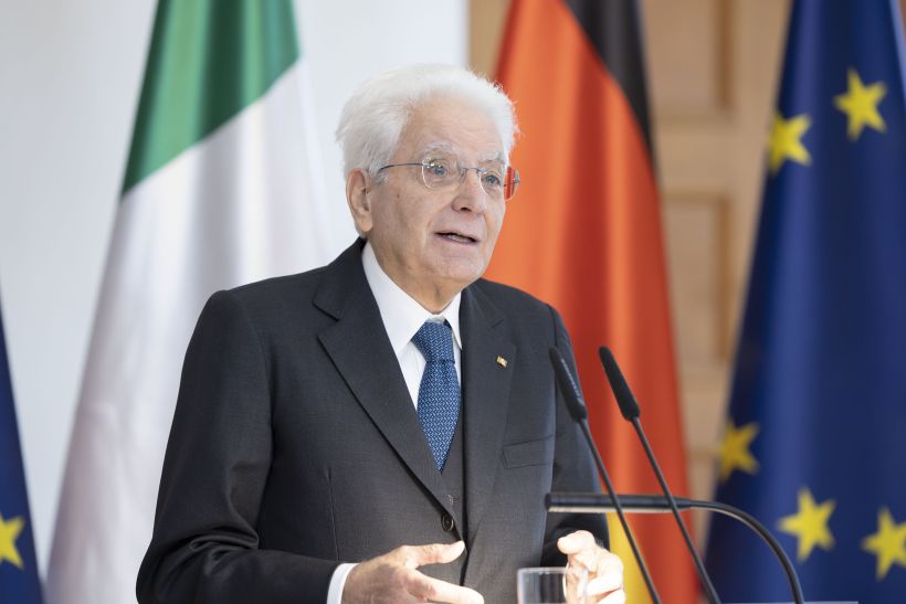 Mattarella “Laceranti violenze su donne e minori, serve sostegno”