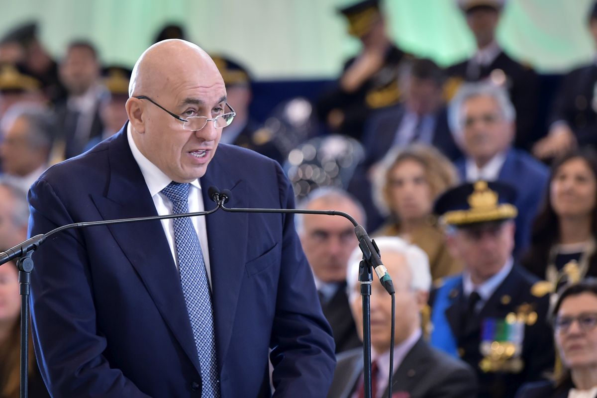 Crosetto “Si addestreranno in Sicilia i piloti degli F-35”