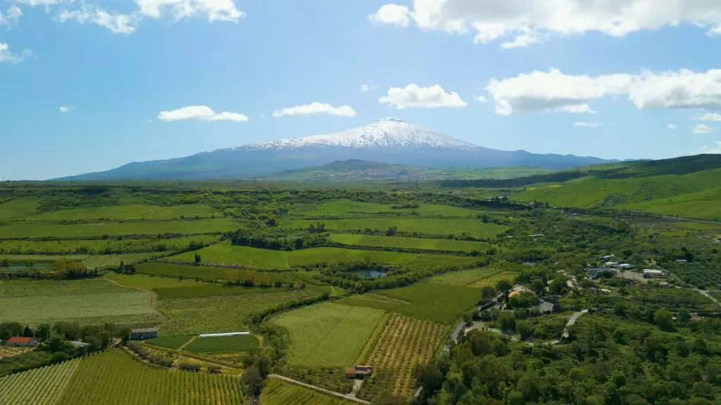 GAL Etna, natura viva alle pendici del vulcano tra sentieri e crateri