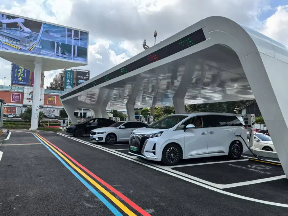 Cina, operativa la più grande rete al mondo per ricarica di veicoli elettrici