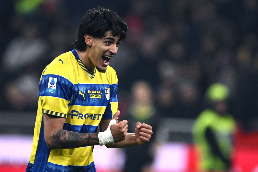 Tonfo Milan a San Siro: il Parma passa con Troilo, Inter a +10