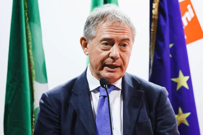 Urso “Sui dazi l’Ue prosegua negoziati con gli Usa chiedendo chiarezza”