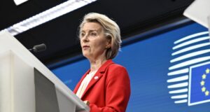 Von der Leyen “Nessuna lacrima per il regime iraniano che ha inflitto morte”