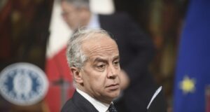 Migranti, Piantedosi “Nel primo trimestre 2026 arrivi -33%”