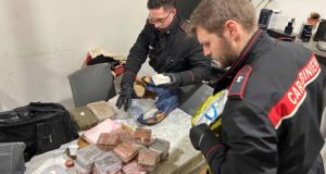 Blitz antidroga a Roma, 13 arresti tra Magliana e clan Senese