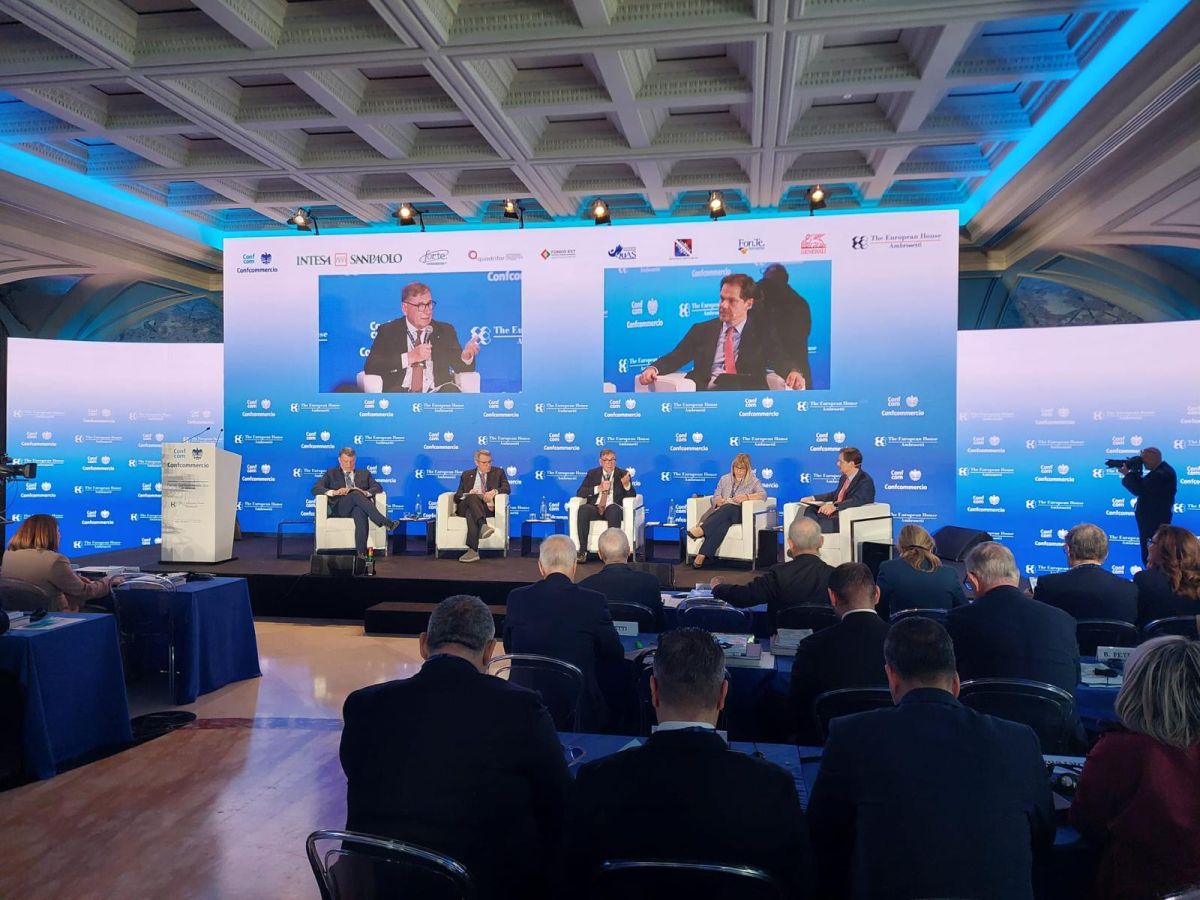 Confcom, per crescita serve lavoro di qualità. Stop contratti pirata