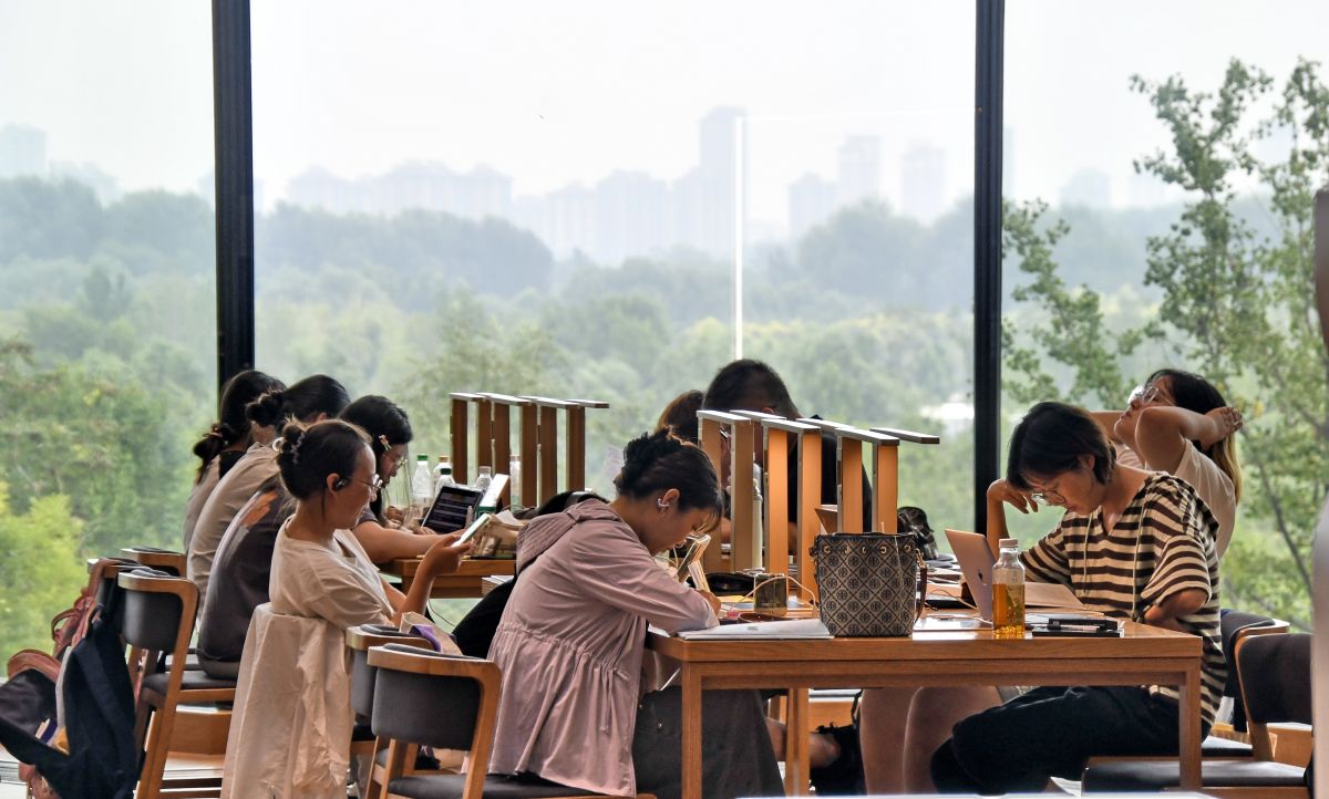 Cina, il tasso di lettura in aumento grazie alla crescita del formato digitale