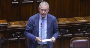 Sbloccato il Dpcm Automotive, Urso “Sostegno per la transizione industriale”