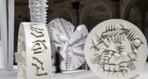 Intesa Sanpaolo, alle Gallerie d’Italia le grandi opere di Arnaldo Pomodoro