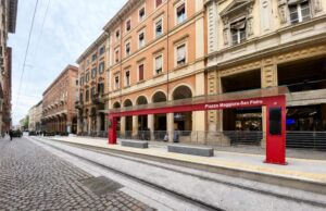 Tram, al via a Bologna il montaggio delle pensiline