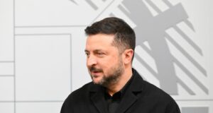 Zelensky “Sentito Trump per auguri, abbiamo discusso di pace”. Anche Putin chiama il tycoon
